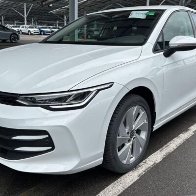 Volkswagen Golf 1.5 TSI 130 CV 2025