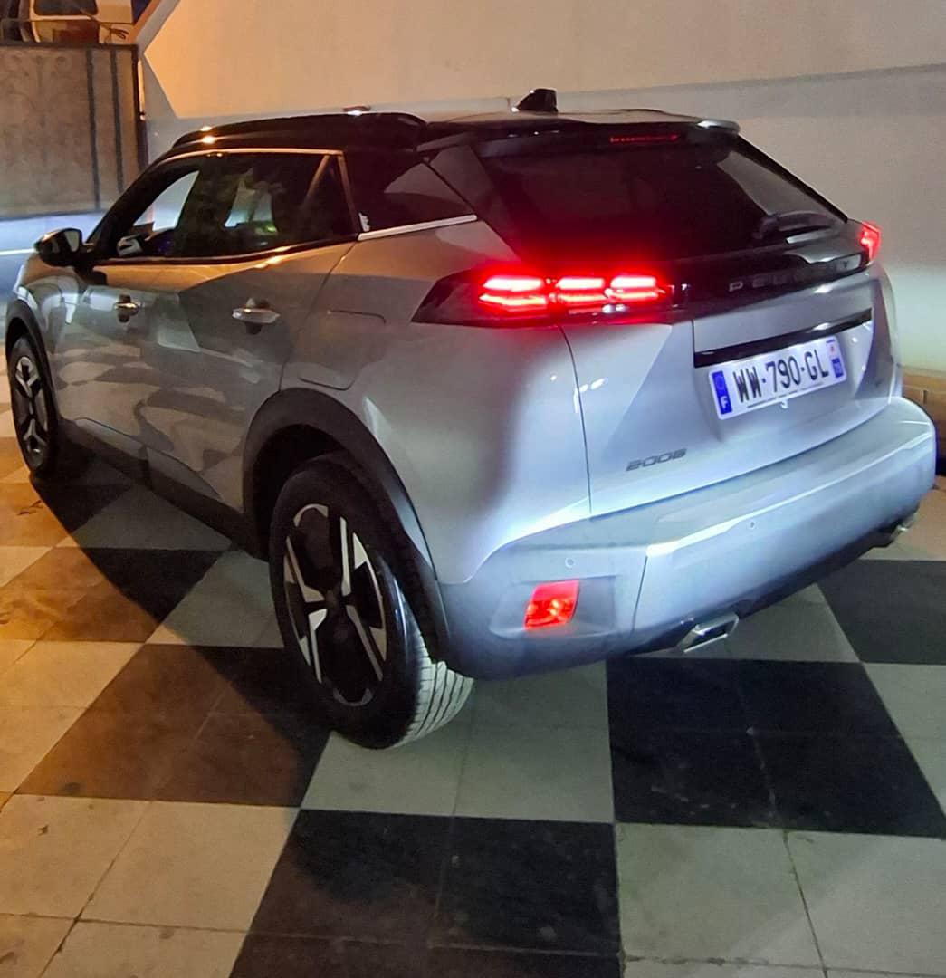 Peugeot 2008 1.2 PureTech 130 CV EAT8 GT Line – 2024 - Imagen 9