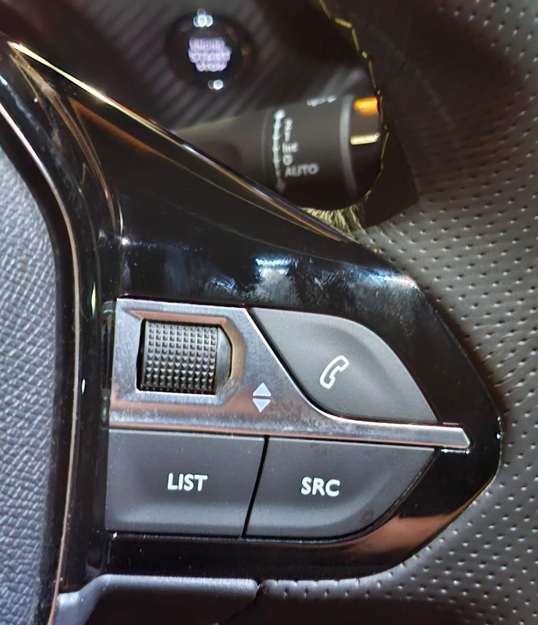 Peugeot 2008 1.2 PureTech 130 CV EAT8 GT Line – 2024 - Imagen 13