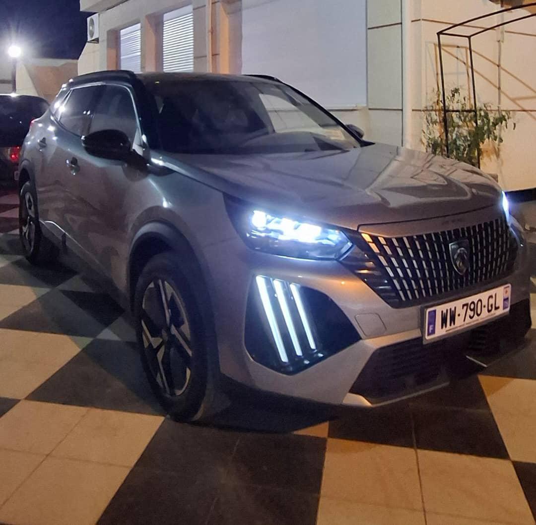 Peugeot 2008 1.2 PureTech 130 CV EAT8 GT Line – 2024