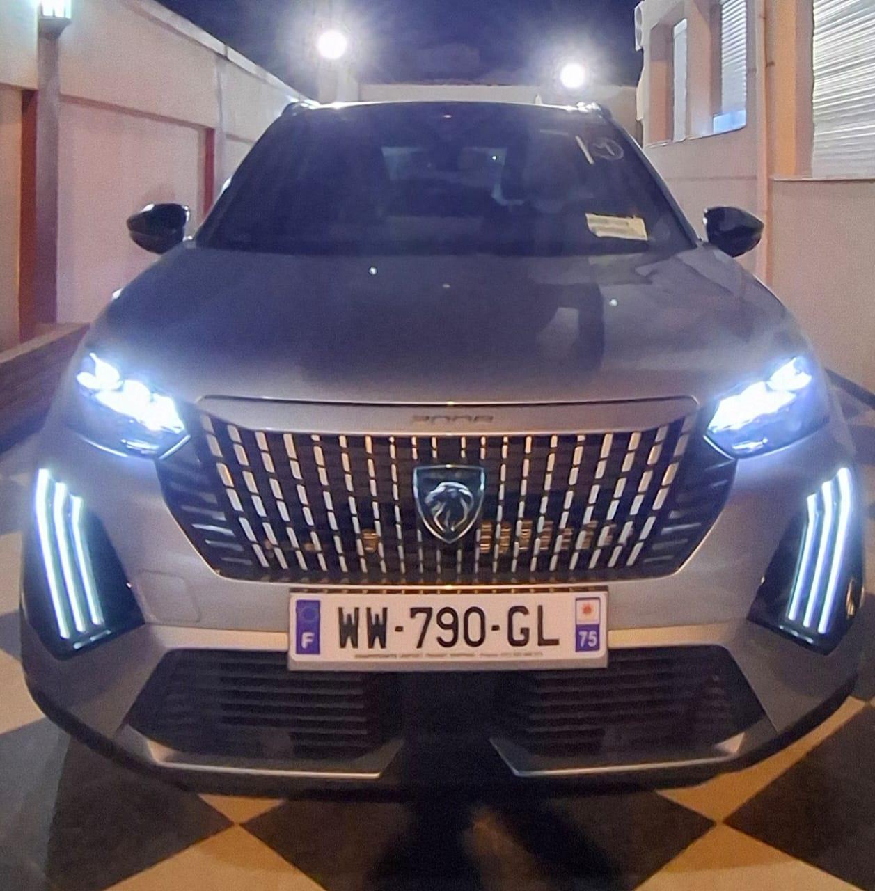 Peugeot 2008 1.2 PureTech 130 CV EAT8 GT Line – 2024 - Imagen 5